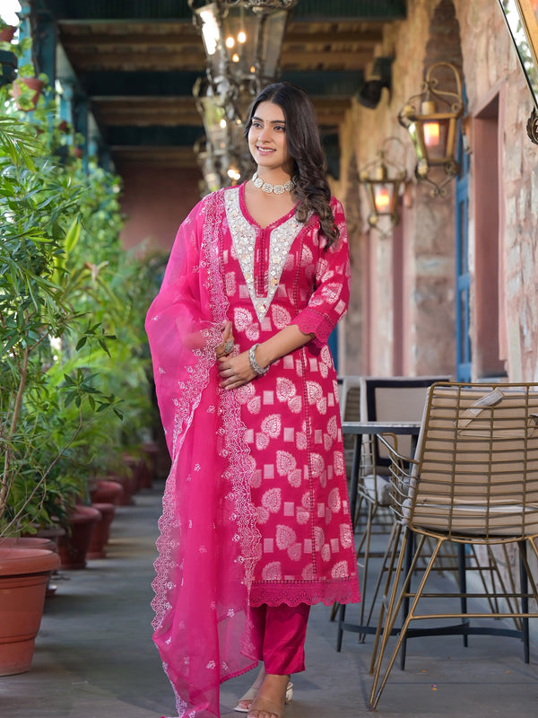Pink Cotton Premium And Elegant Kurta Sets For Women