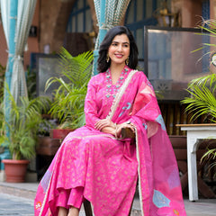 Pink Cotton Premium And Elegant Kurta Sets For Women