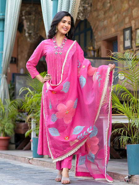 Pink Cotton Premium And Elegant Kurta Sets For Women