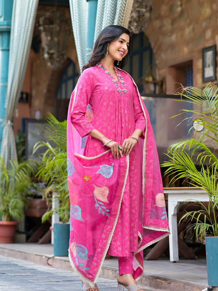 Pink Cotton Premium And Elegant Kurta Sets For Women