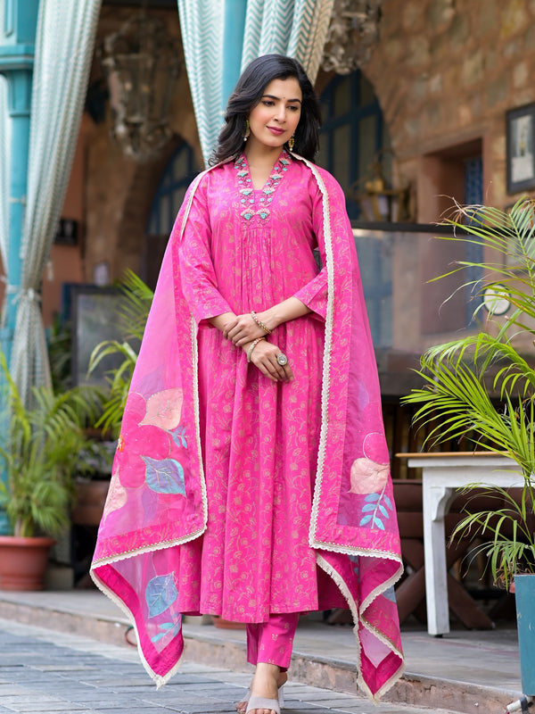 Pink Cotton Premium And Elegant Kurta Sets For Women