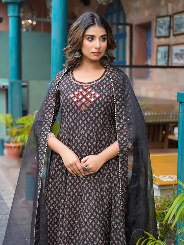 Black Cotton Premium And Elegant Kurta Sets For Women