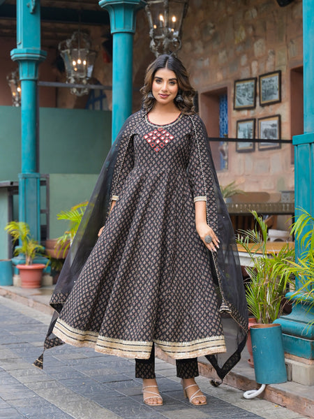 Black Cotton Premium And Elegant Kurta Sets For Women